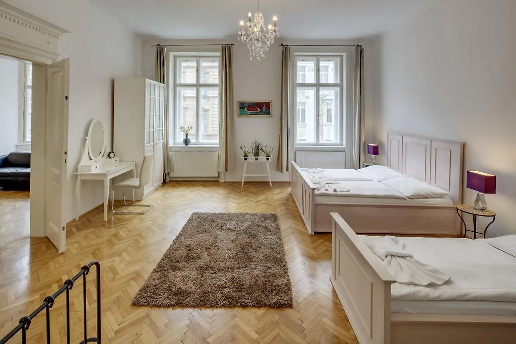 פראג Charles Bridge Premium Residence