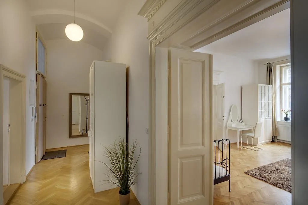 Charles Bridge Premium Residence Prague